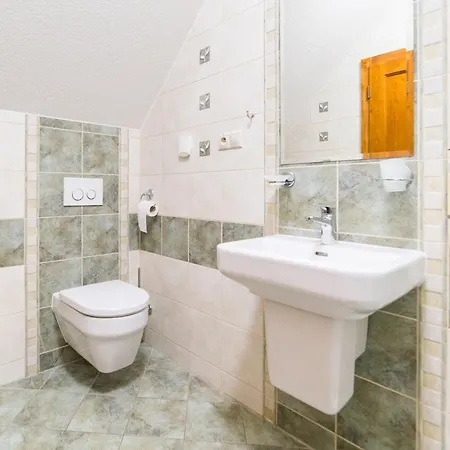 Salas Syrex Πανσιόν