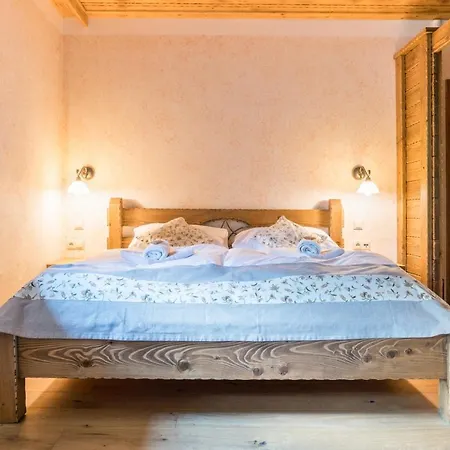 Salas Syrex Πανσιόν 3*