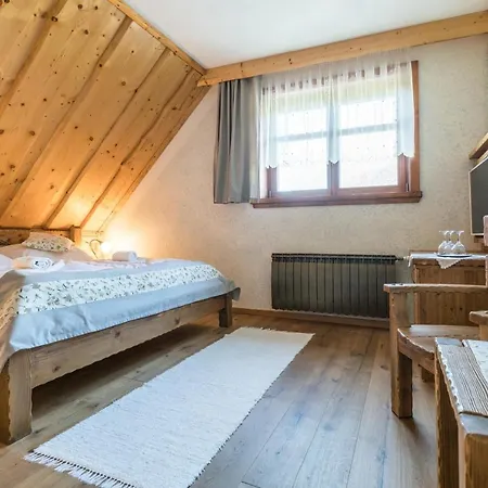 Salas Syrex Zázrivá